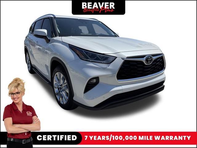 used 2022 Toyota Highlander car, priced at $42,500