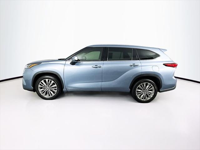 used 2022 Toyota Highlander car, priced at $41,000