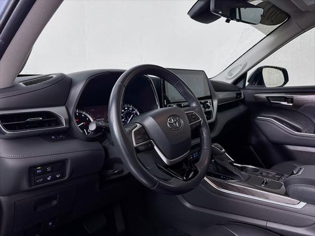 used 2022 Toyota Highlander car, priced at $41,000