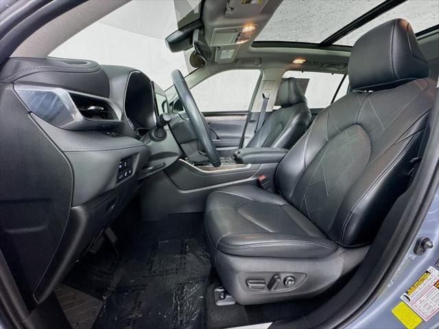 used 2022 Toyota Highlander car, priced at $41,000