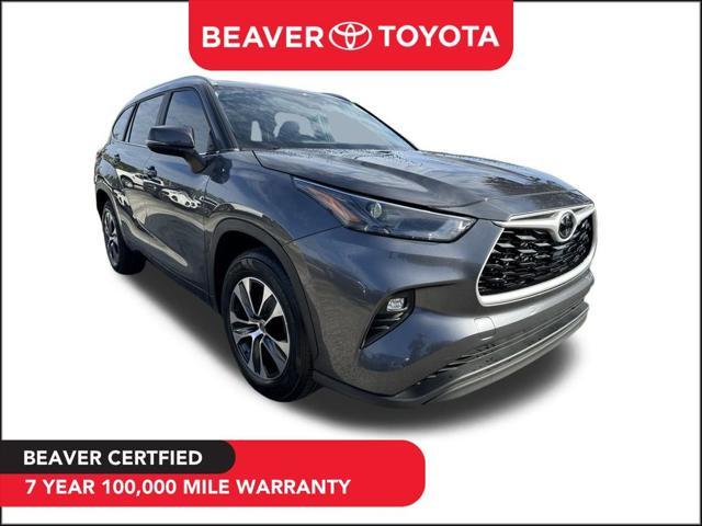 used 2023 Toyota Highlander car, priced at $35,900