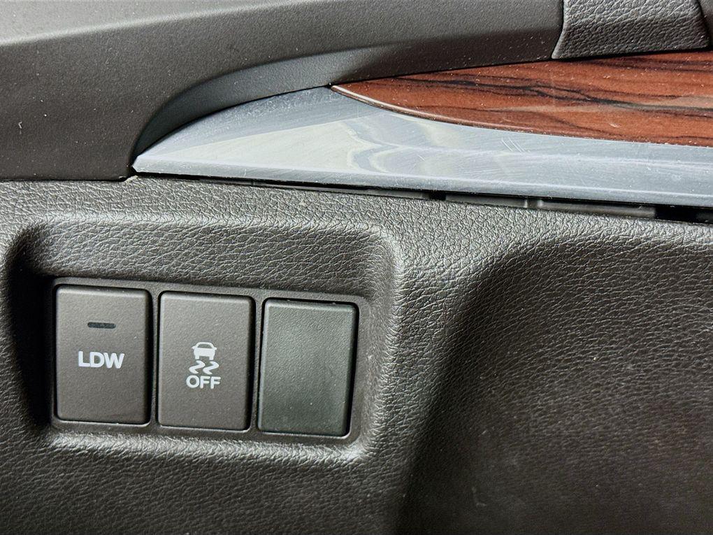 used 2014 Acura MDX car, priced at $11,000