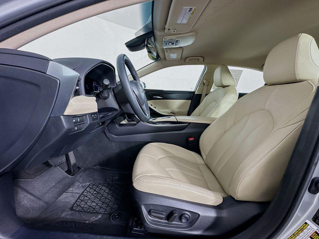 used 2022 Toyota Avalon Hybrid car, priced at $28,300