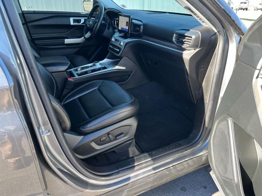 used 2022 Ford Explorer car, priced at $31,900