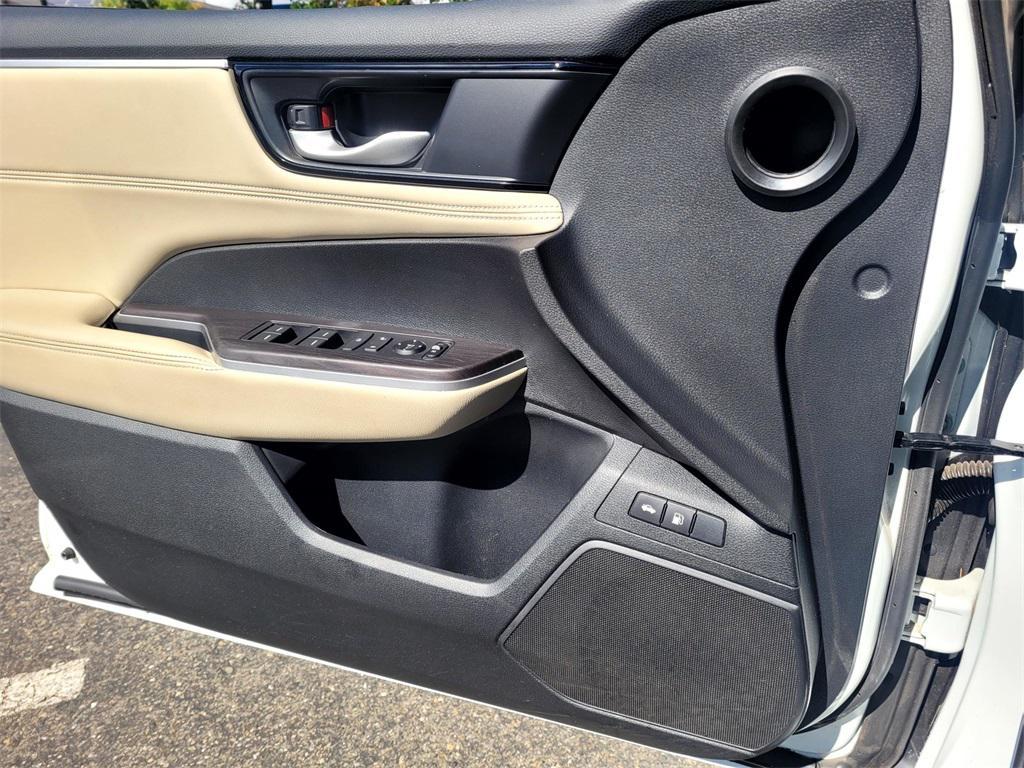 used 2019 Honda Clarity Plug-In Hybrid car, priced at $16,888
