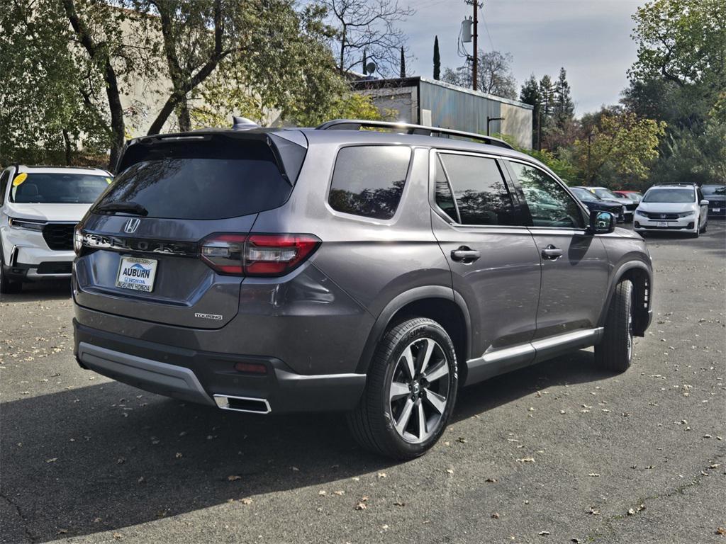 new 2025 Honda Pilot car, priced at $47,595