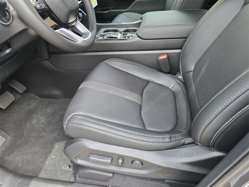 new 2025 Honda Pilot car, priced at $47,595