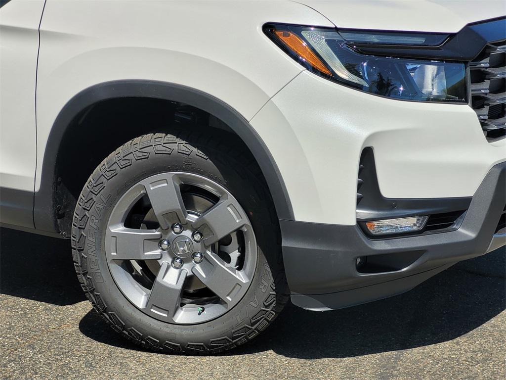 new 2025 Honda Ridgeline car, priced at $43,085