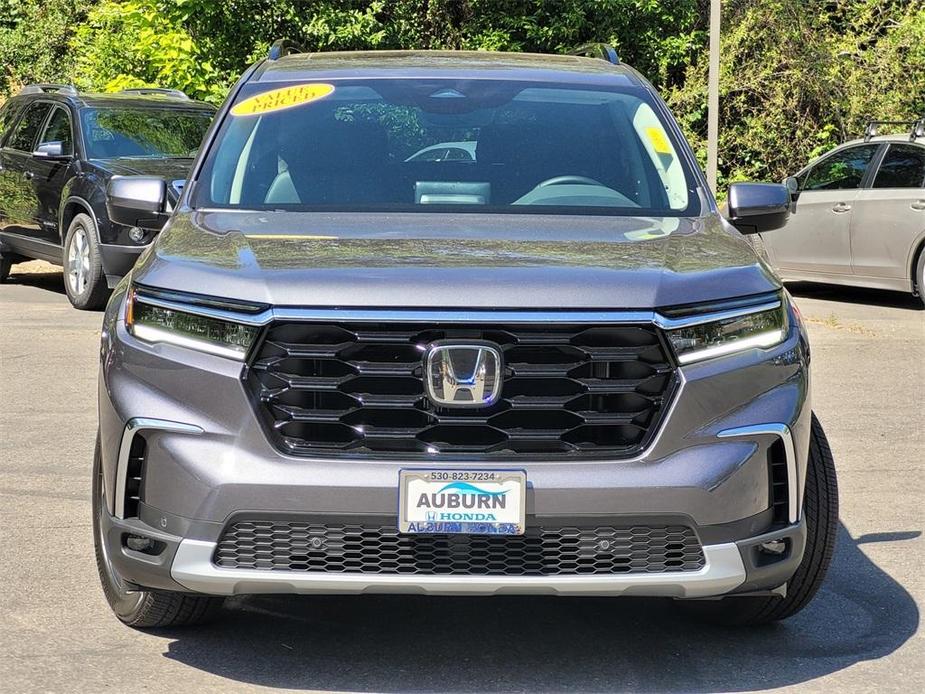 new 2025 Honda Pilot car, priced at $48,695