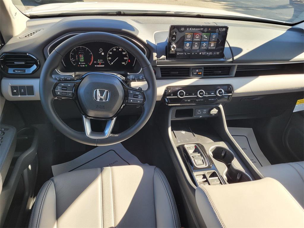 new 2025 Honda Pilot car, priced at $49,550