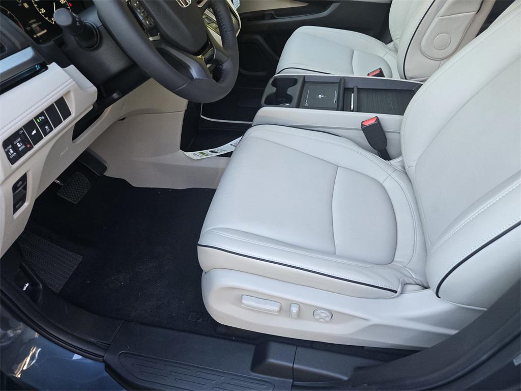 new 2026 Honda Odyssey car, priced at $46,990