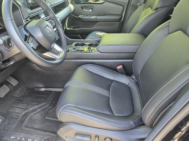 used 2025 Honda Pilot car, priced at $42,555