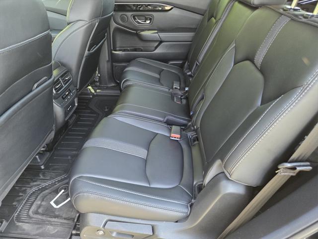 used 2025 Honda Pilot car, priced at $42,555