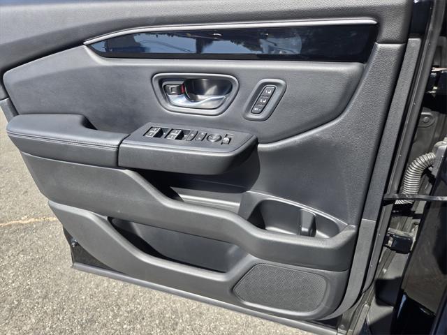 used 2025 Honda Pilot car, priced at $42,555