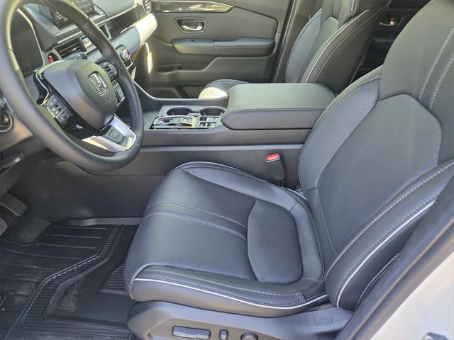 new 2025 Honda Pilot car, priced at $52,885
