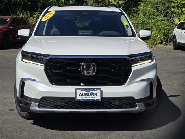 new 2025 Honda Pilot car, priced at $52,885
