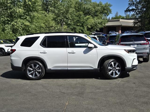 new 2025 Honda Pilot car, priced at $52,885