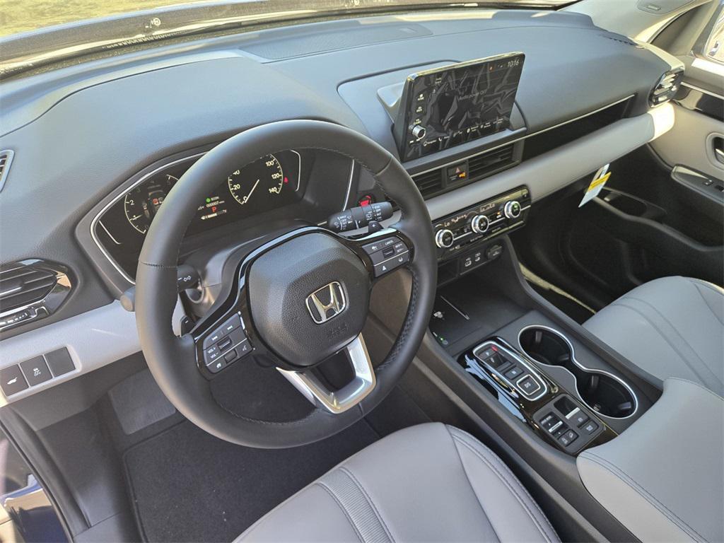 new 2025 Honda Pilot car, priced at $49,095