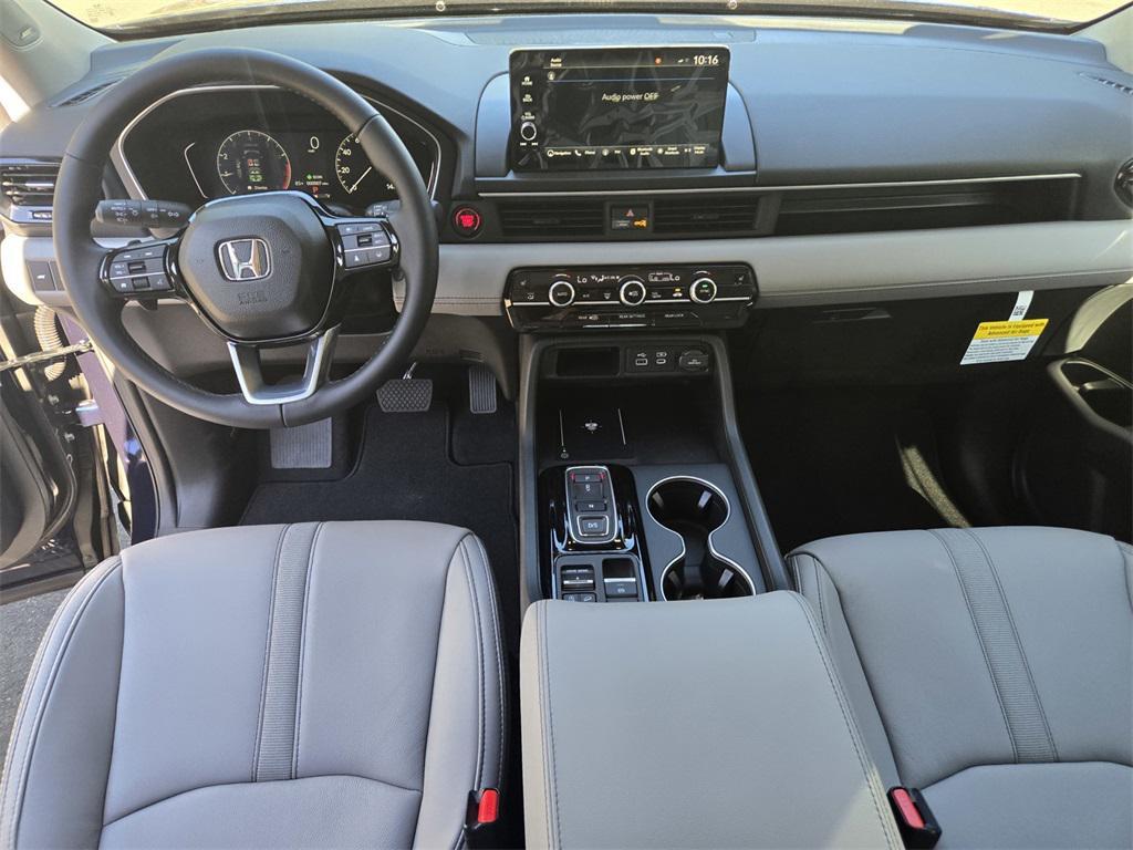 new 2025 Honda Pilot car, priced at $49,095