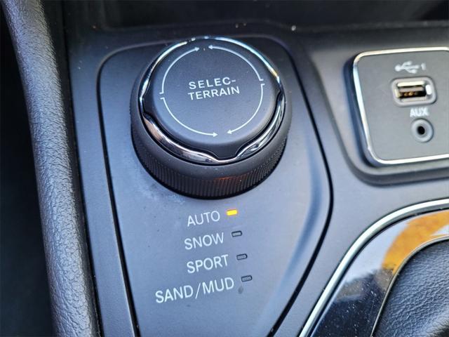 used 2019 Jeep Cherokee car, priced at $14,977