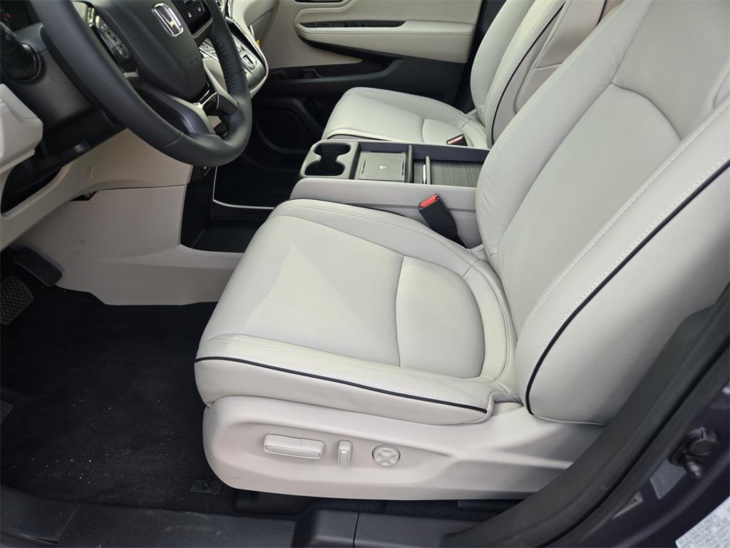 new 2026 Honda Odyssey car, priced at $46,990