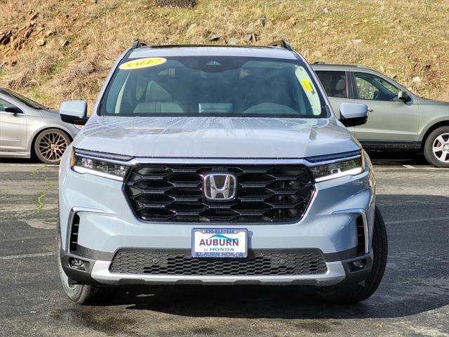 new 2025 Honda Pilot car, priced at $50,670