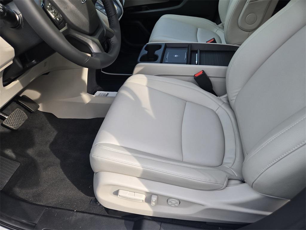new 2026 Honda Odyssey car, priced at $43,340