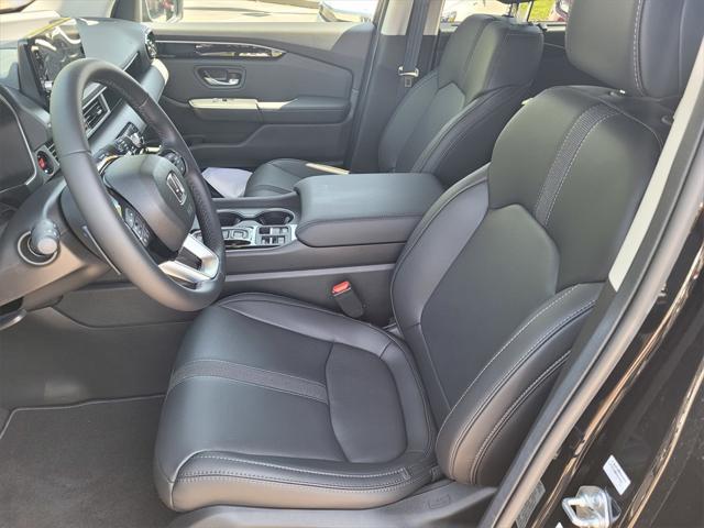 new 2025 Honda Pilot car, priced at $50,850