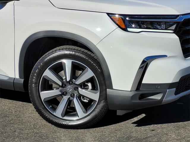 new 2025 Honda Pilot car, priced at $49,505