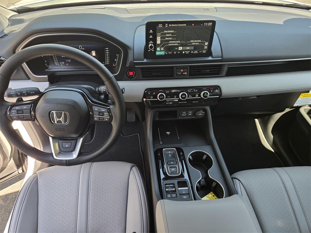 new 2025 Honda Pilot car, priced at $52,885