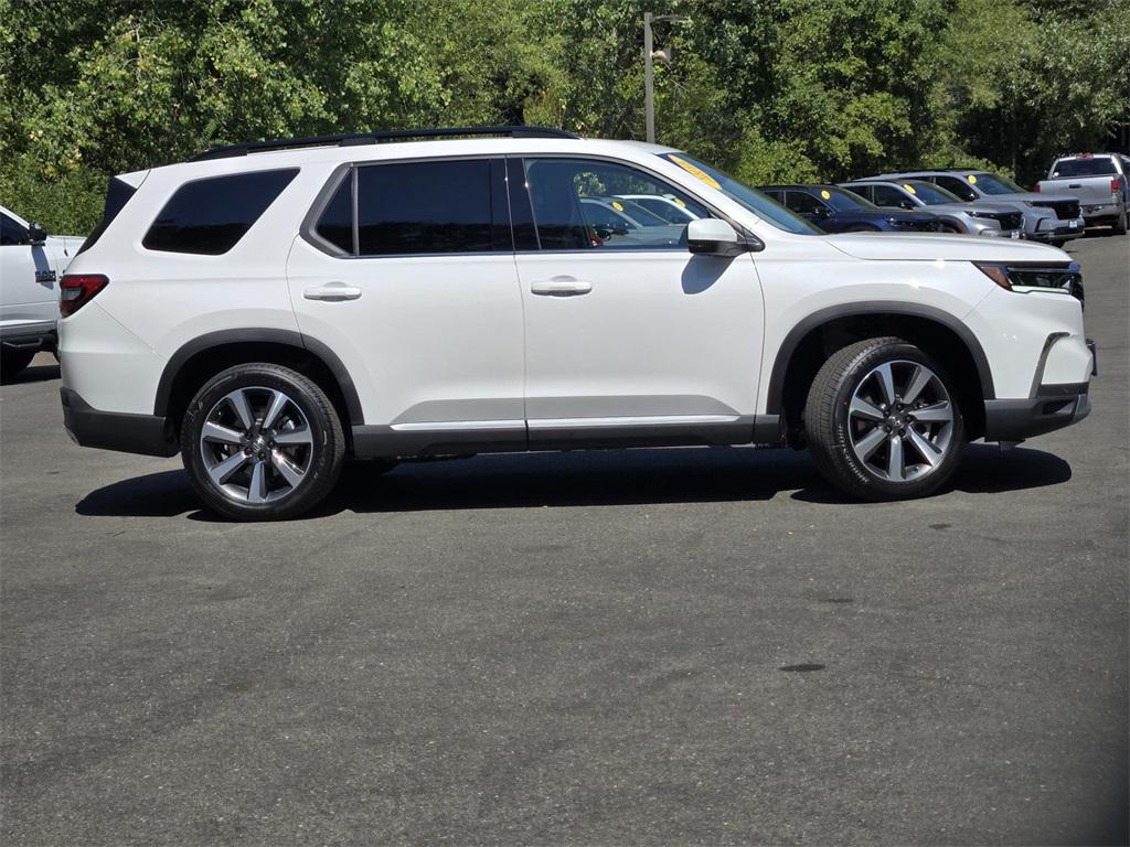 new 2025 Honda Pilot car, priced at $52,885