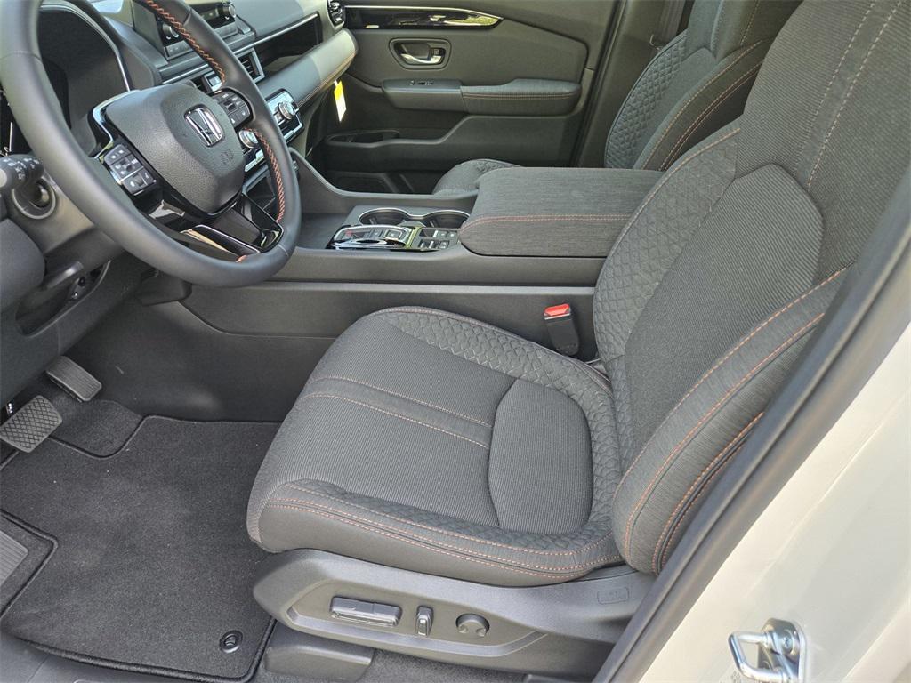 new 2025 Honda Pilot car, priced at $44,250