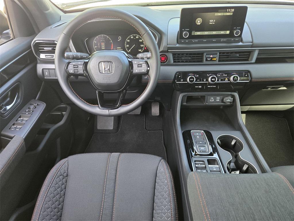 new 2025 Honda Pilot car, priced at $44,250