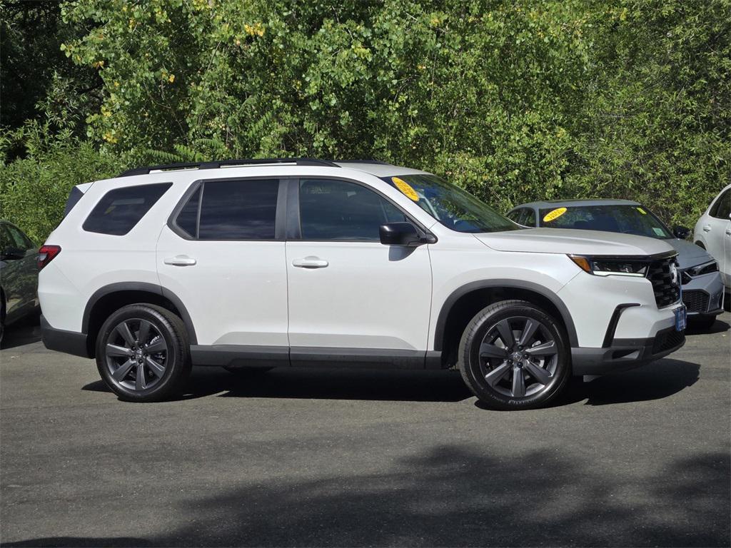 new 2025 Honda Pilot car, priced at $44,250