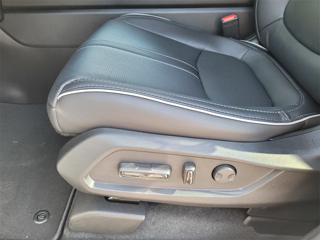 new 2025 Honda Pilot car, priced at $52,885