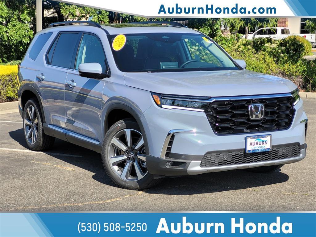 new 2025 Honda Pilot car, priced at $52,885