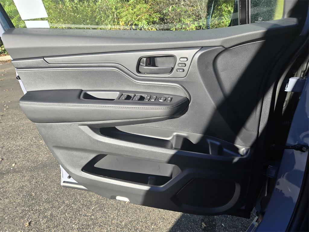 new 2026 Honda Odyssey car, priced at $43,845