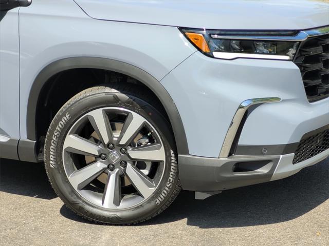 new 2025 Honda Pilot car, priced at $51,505