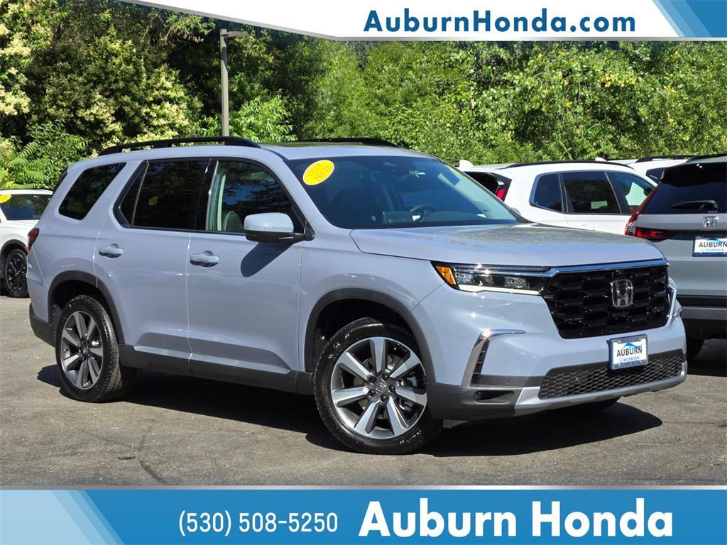 new 2025 Honda Pilot car, priced at $52,885