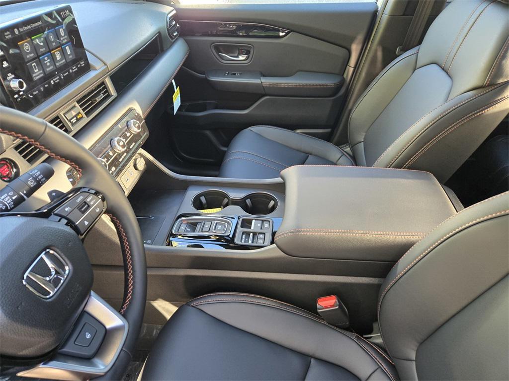 new 2025 Honda Pilot car, priced at $50,330