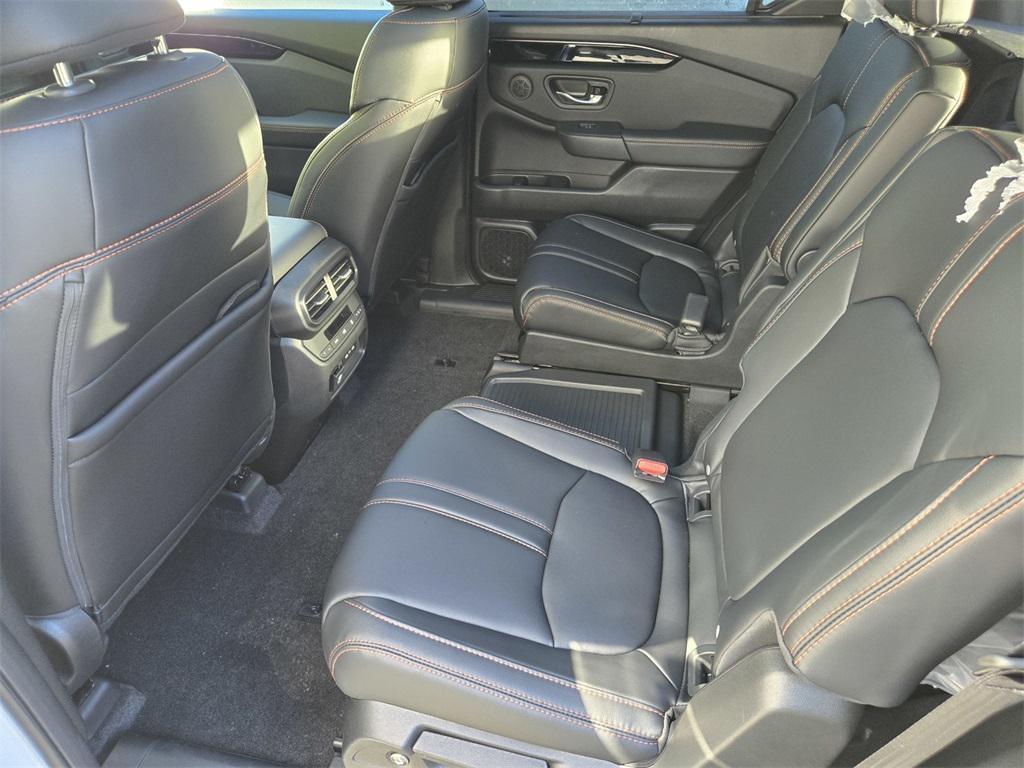 new 2025 Honda Pilot car, priced at $50,330