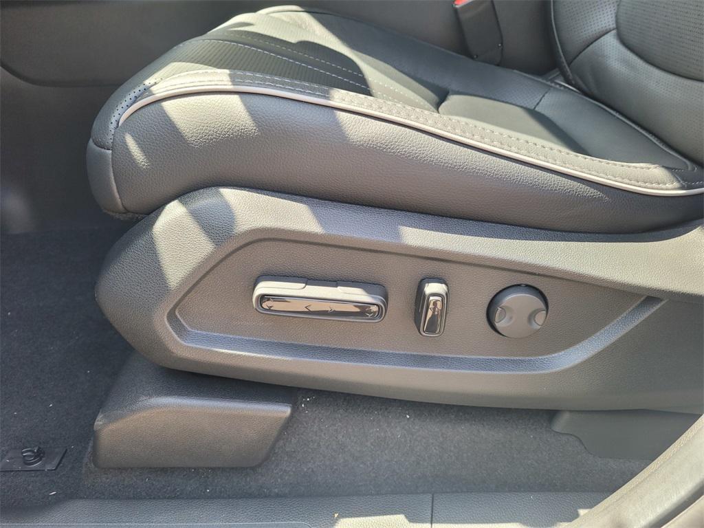 new 2025 Honda Pilot car, priced at $52,885