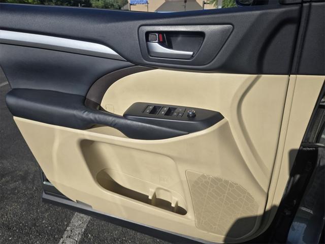 used 2014 Toyota Highlander car, priced at $17,988