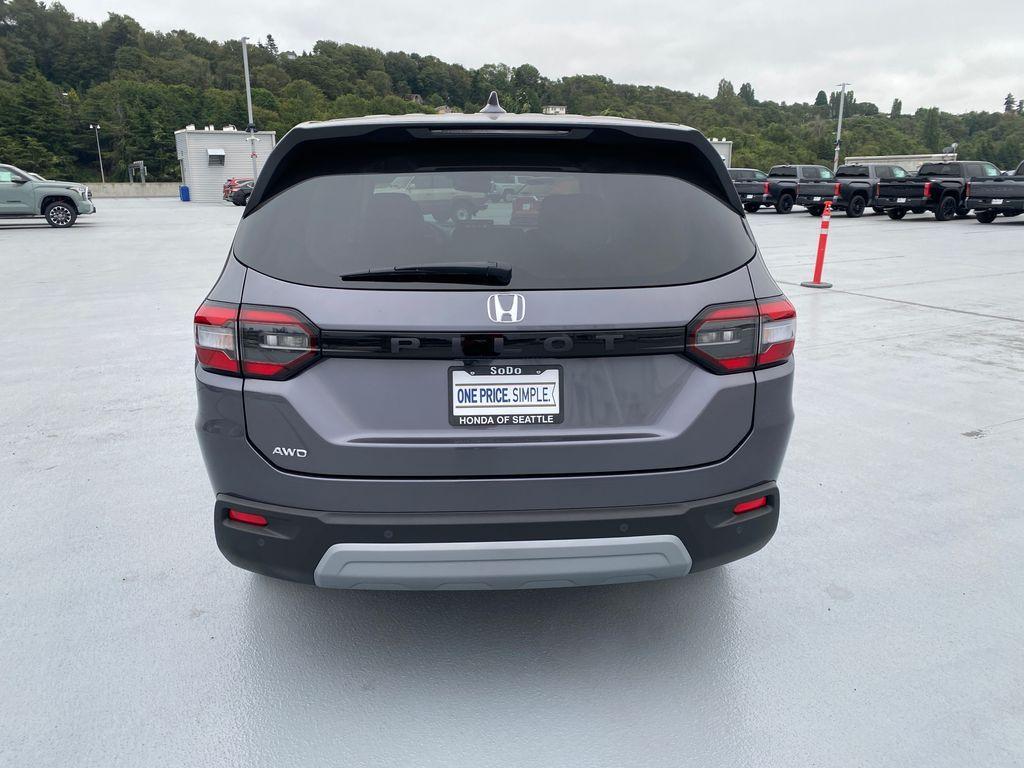 new 2025 Honda Pilot car, priced at $45,177
