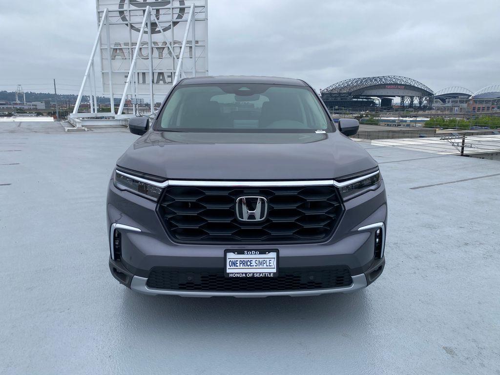 new 2025 Honda Pilot car, priced at $45,177