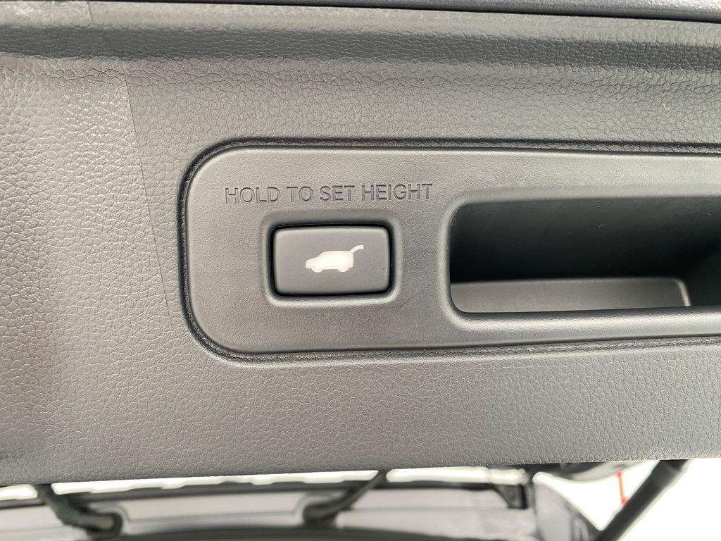 new 2025 Honda Pilot car, priced at $45,177