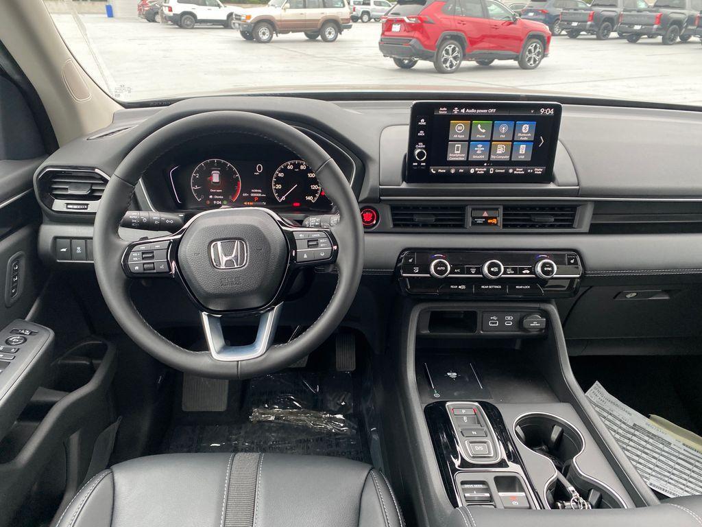 new 2025 Honda Pilot car, priced at $45,177