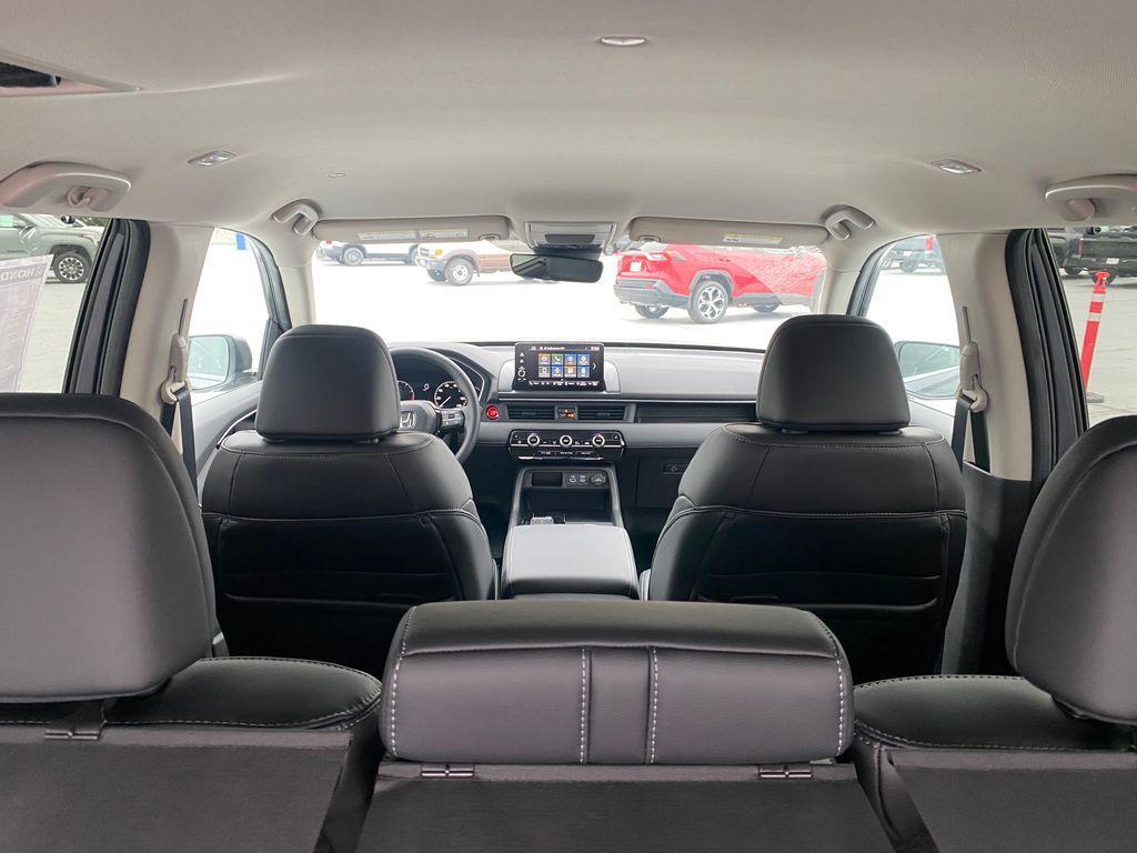 new 2025 Honda Pilot car, priced at $45,177