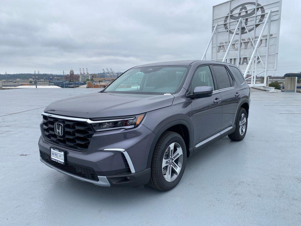 new 2025 Honda Pilot car, priced at $45,177