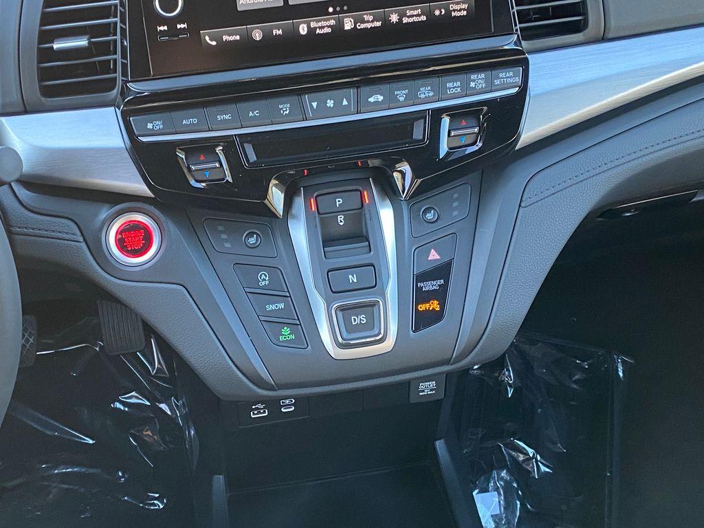 new 2026 Honda Odyssey car, priced at $44,299